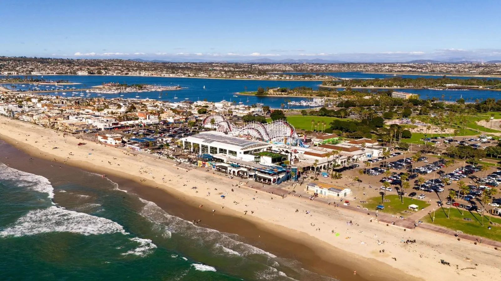 Ocean boardwalk and beach in Mission Beach, San Diego.