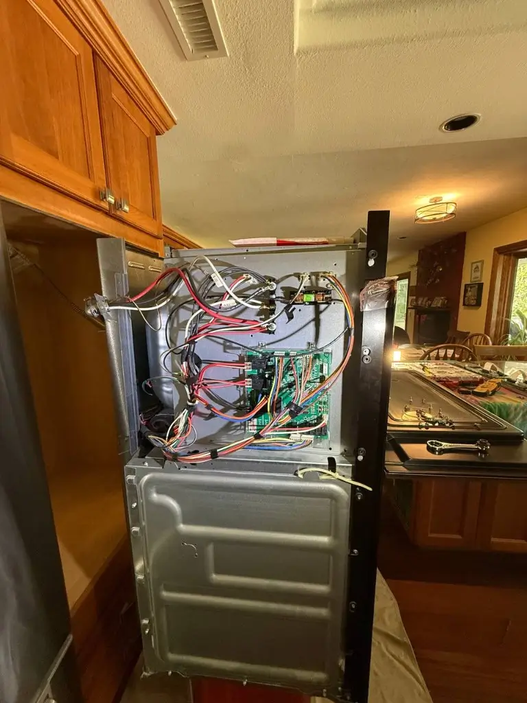 Control board and wiring diagnostics on built-in oven
